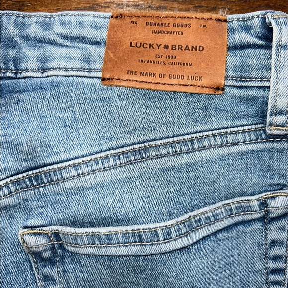 Lucky brand BRIDGETTE SKINNY Distressed/Ripped Denim Jeans Size 0/25. Light wash - Picture 3 of 10